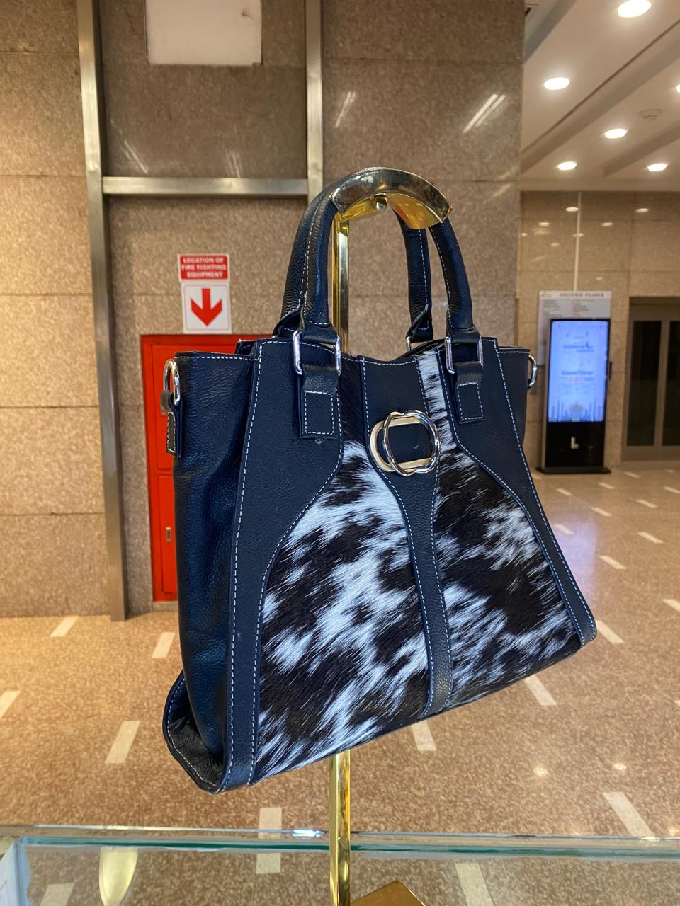 Éclat – Cowhide Tote Bag