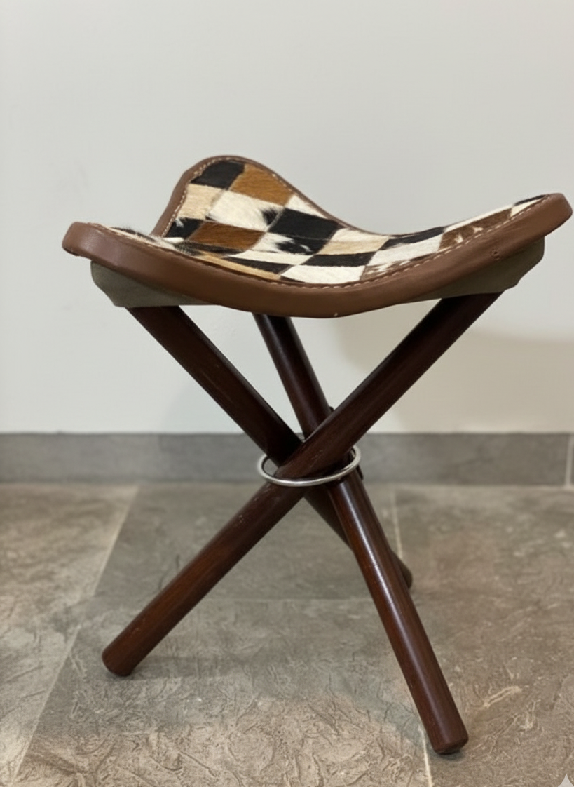 Taburete – Foldable Cowhide Stool