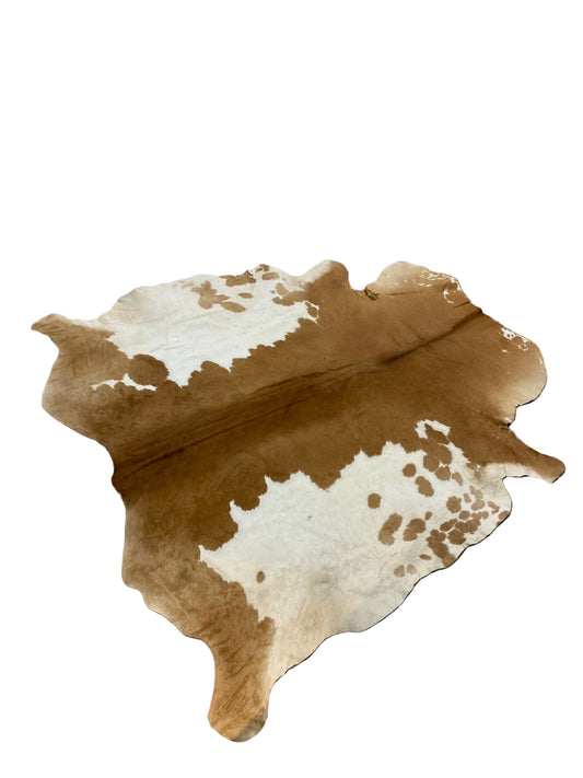 Cowaura Tanora – Tan & White Cowhide Rug