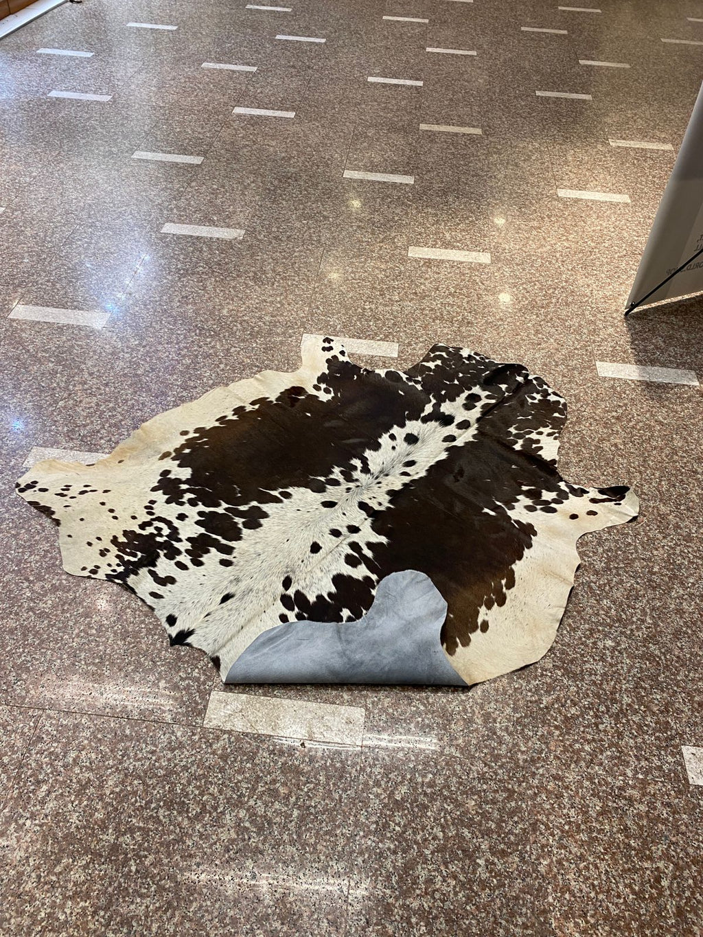 Cowaura – Natural Cowhide Rug
