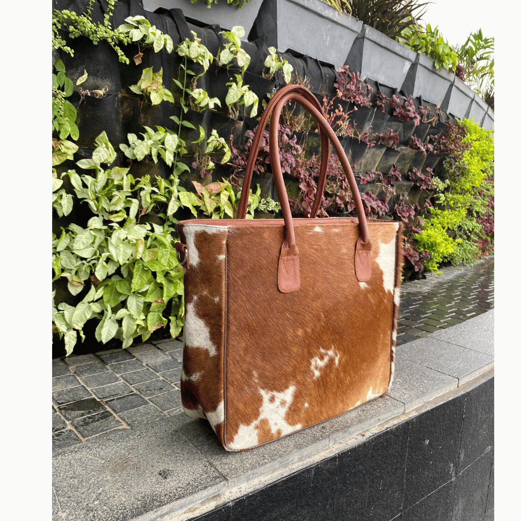 Large Handmade Cowhide Tote – Luxury Leather Bag | Uroosa Leather